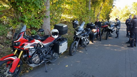 Motos