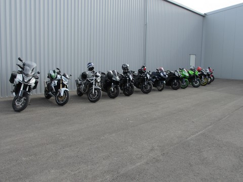 Les motos allignées